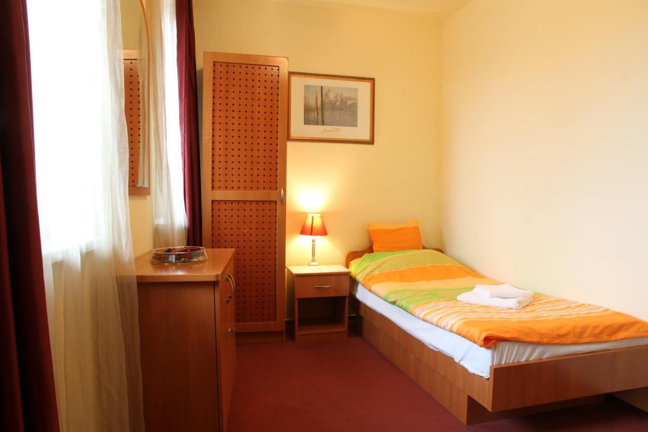 Minerva Panzio Hotel Debrecen Exterior photo